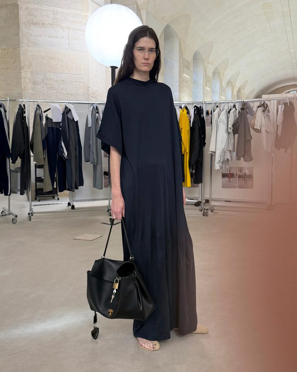 BALENCIAGA FALL 25 LOOK 1 ELIZA