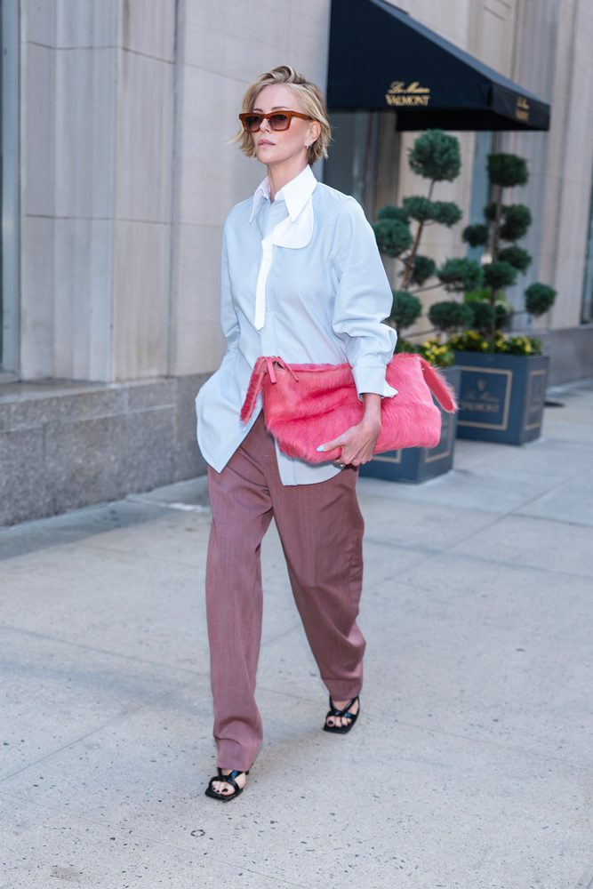 CHARLIZE THERON BOTTEGA VENETA Cabat a Mano CHARLIZE THERON BOTTEGA VENETA Cabat a Mano