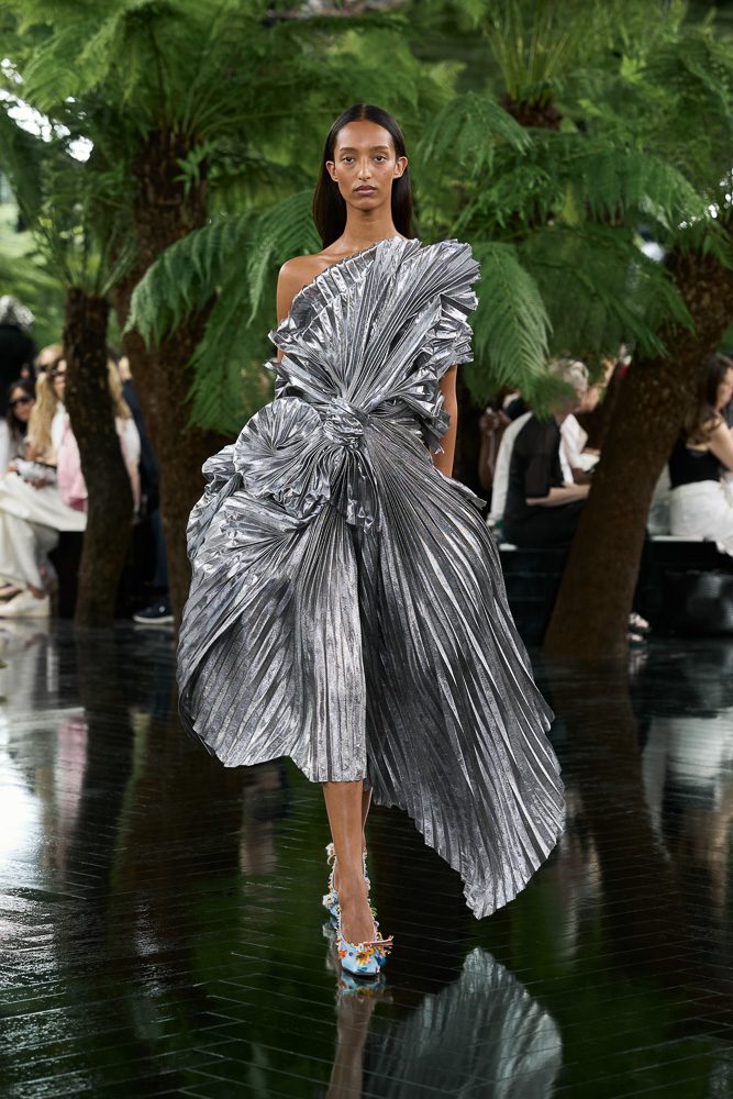 Jonathan Anderson Melds Sculptural Intricacies with the Delicacy of Nature for Dior Fall 2026 Haute Couture 4 Dior Couture Runway Looks 4