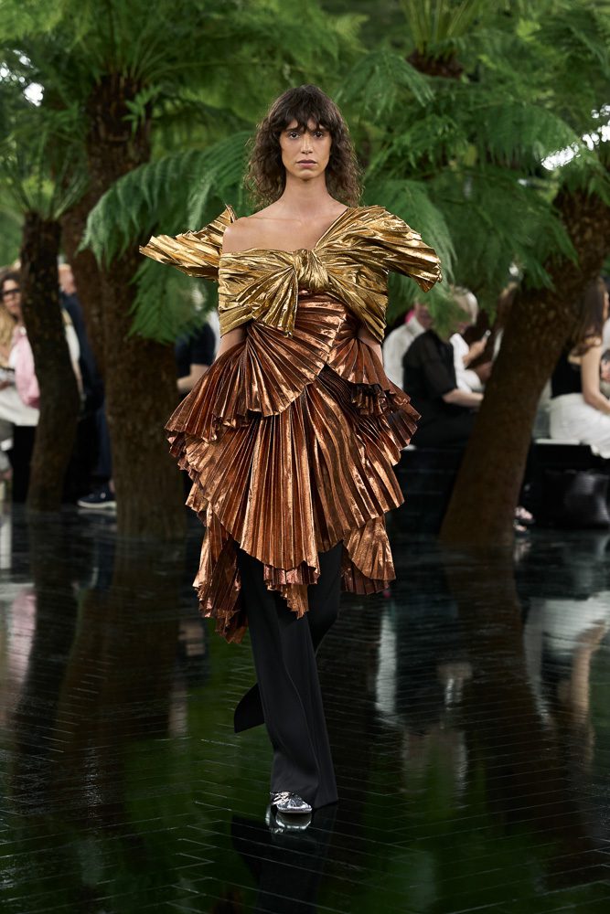 Jonathan Anderson Melds Sculptural Intricacies with the Delicacy of Nature for Dior Fall 2026 Haute Couture 6 Dior Couture Runway Looks 6