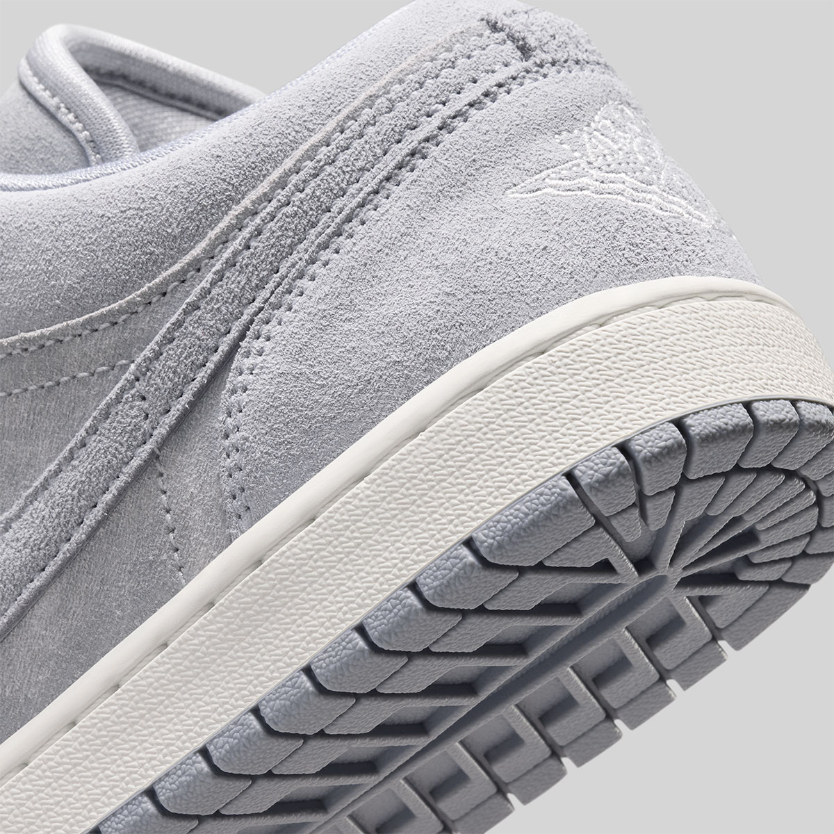 Air Jordan 1 Low Obsidian Mist Wolf Grey Summit White Iw0819 498 9