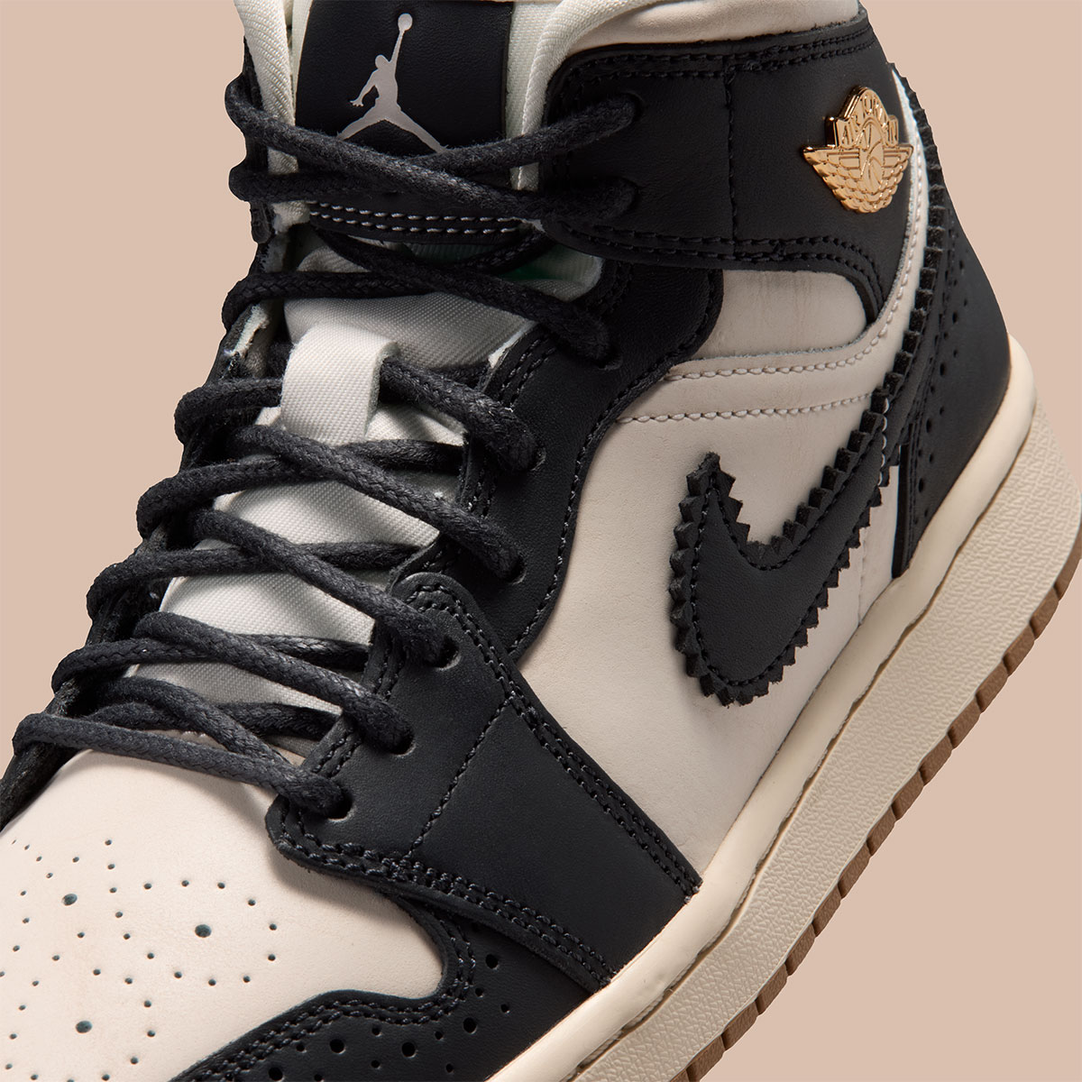 Air Jordan 1 Mid Off Noir Chalk Pearl White Io0760 001 8