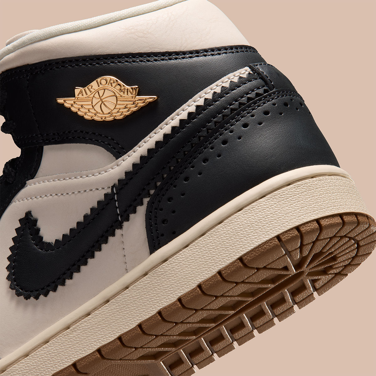 Air Jordan 1 Mid Off Noir Chalk Pearl White Io0760 001 9