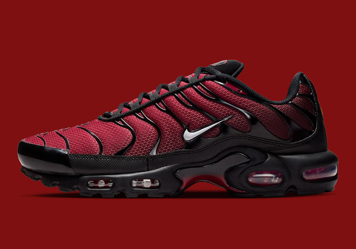 Nike Air Max Plus Tough Red Black Mystic Dates Grey Fog Dm0032 601 3