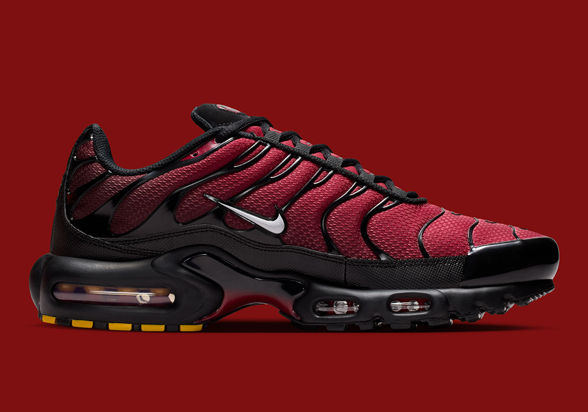 Nike Air Max Plus Tough Red Black Mystic Dates Grey Fog Dm0032 601 4