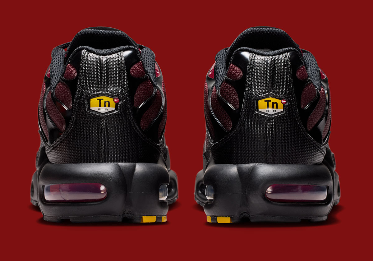 Nike Air Max Plus Tough Red Black Mystic Dates Grey Fog Dm0032 601 7