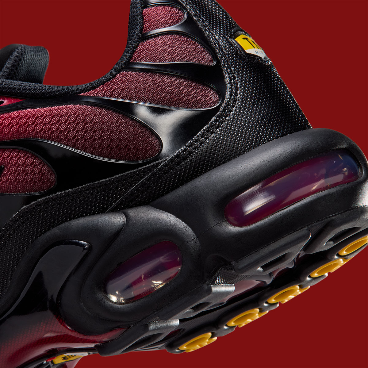 Nike Air Max Plus Tough Red Black Mystic Dates Grey Fog Dm0032 601 9