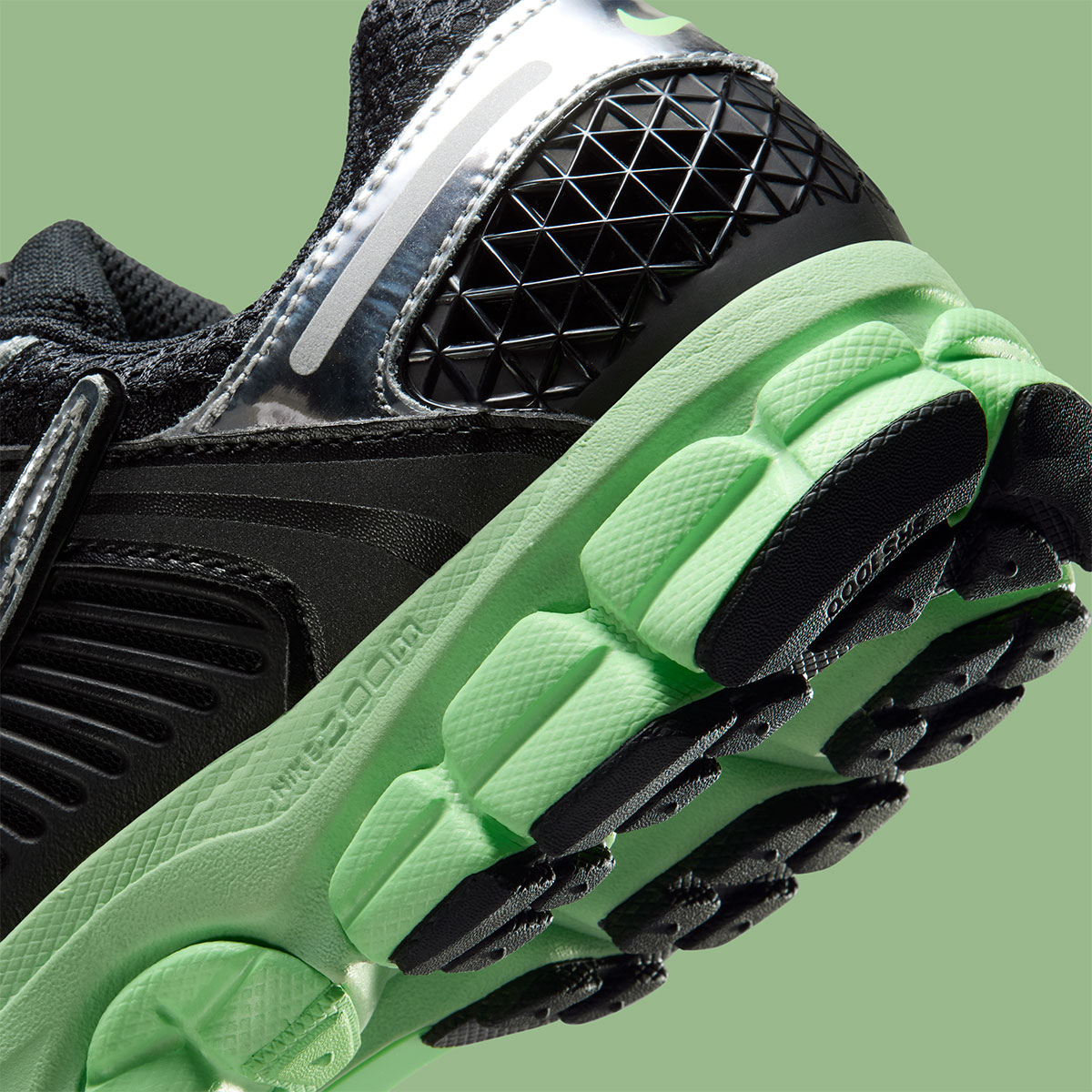 Nike Zoom Vomero 5 Black Cucumber Calm Illusion Green Metallic Silver Iv4311 001 9