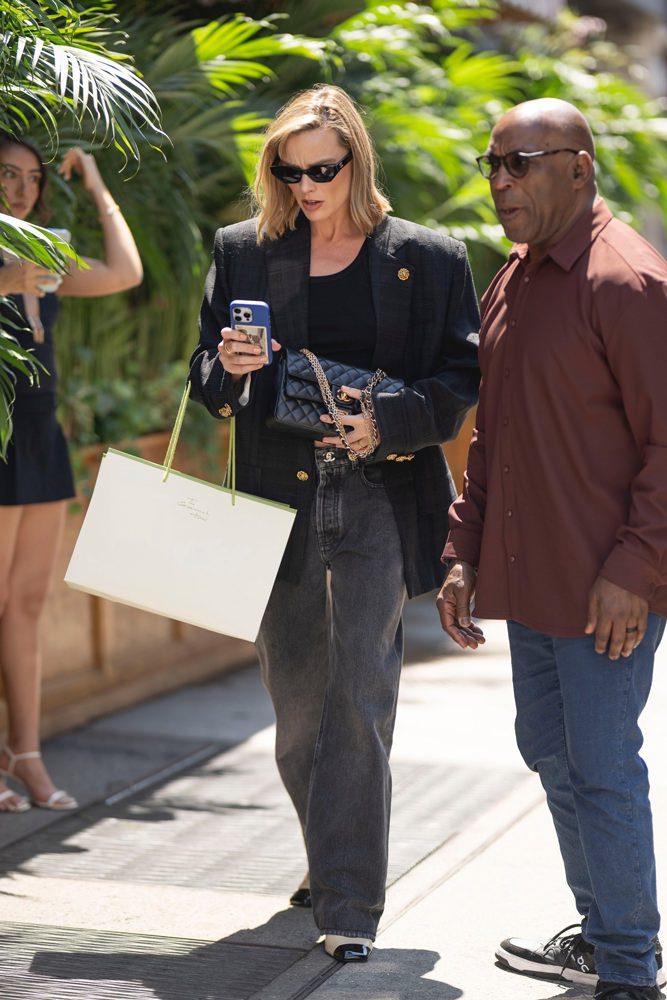 Margot Robbie Chanel Flap 2