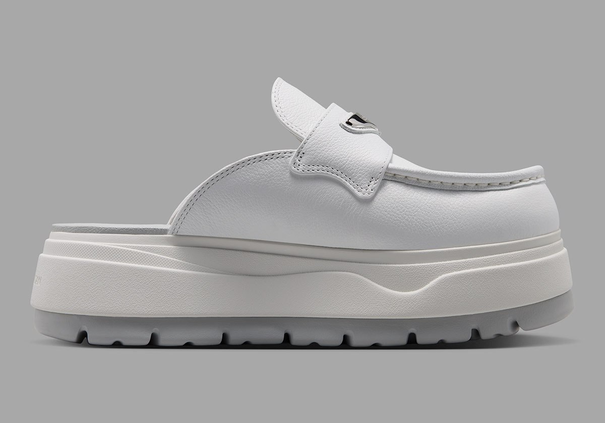 Air Jordan Mule Summit White Vast Grey Metallic Silver Iw0766 121 4
