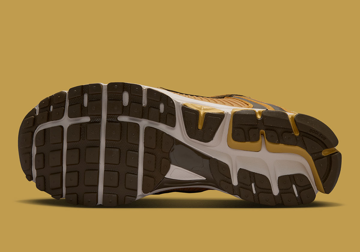 Nike Zoom Vomero 5 Se Wheat Gold Gold Suede Light Orewood Brown Light Olive Iv6857 700 3