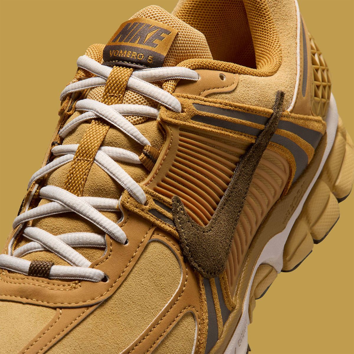 Nike Zoom Vomero 5 Se Wheat Gold Gold Suede Light Orewood Brown Light Olive Iv6857 700 8
