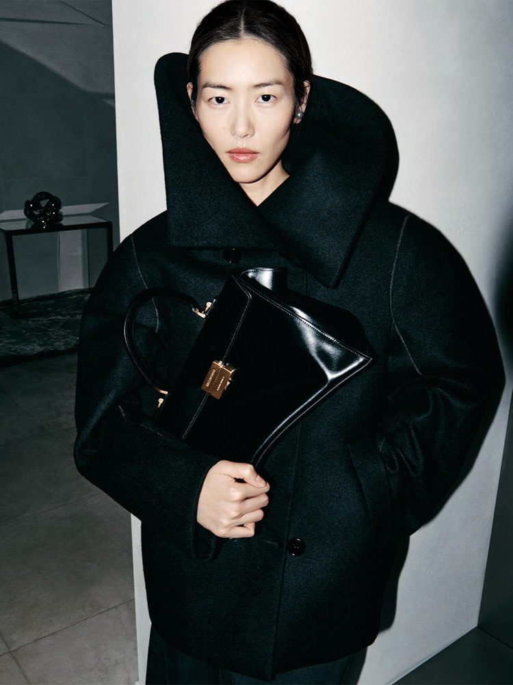 BALENCAIGA HOURGLASS AVENUE Campaign 8