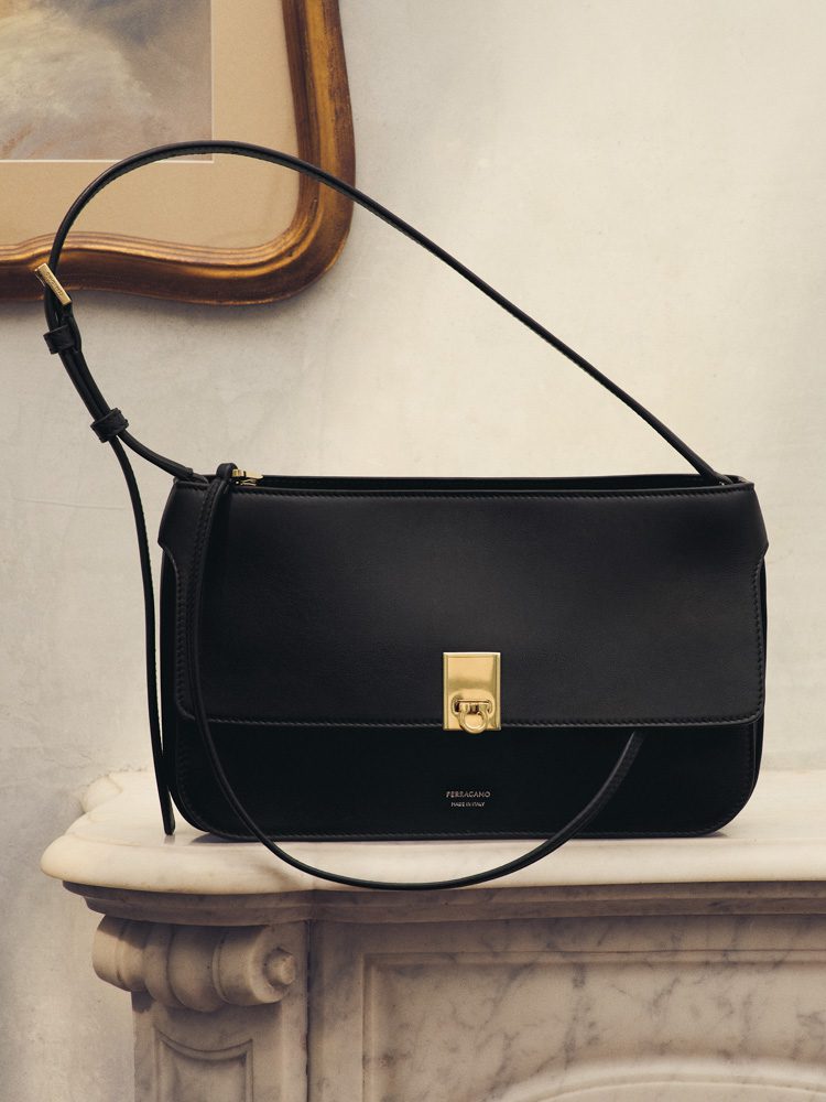 Ferragamp Cara Bag 16
