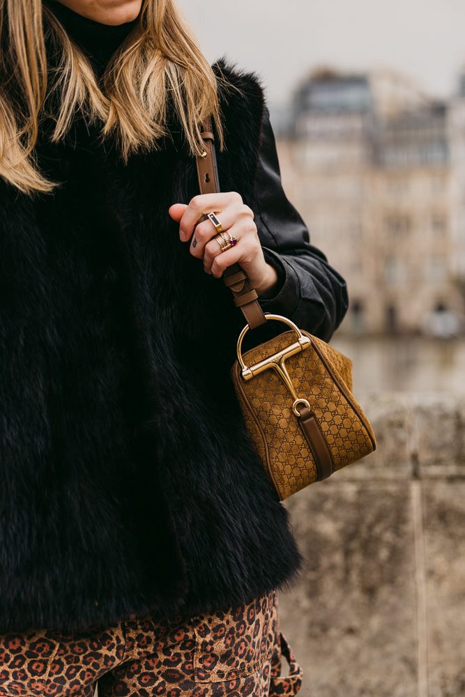 Gucci Half Horsebig Shoulder Bag 12