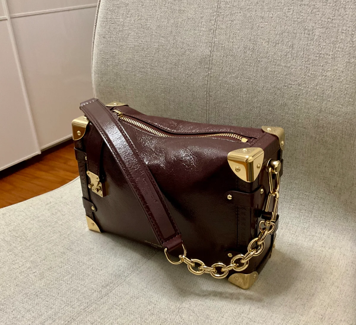 louis vuitton side trunk mm in saga monogram rouge
