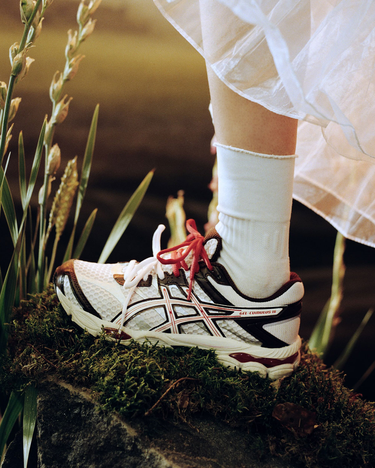 Naked Asics Gel Cumulus 16 1203b330 700 15