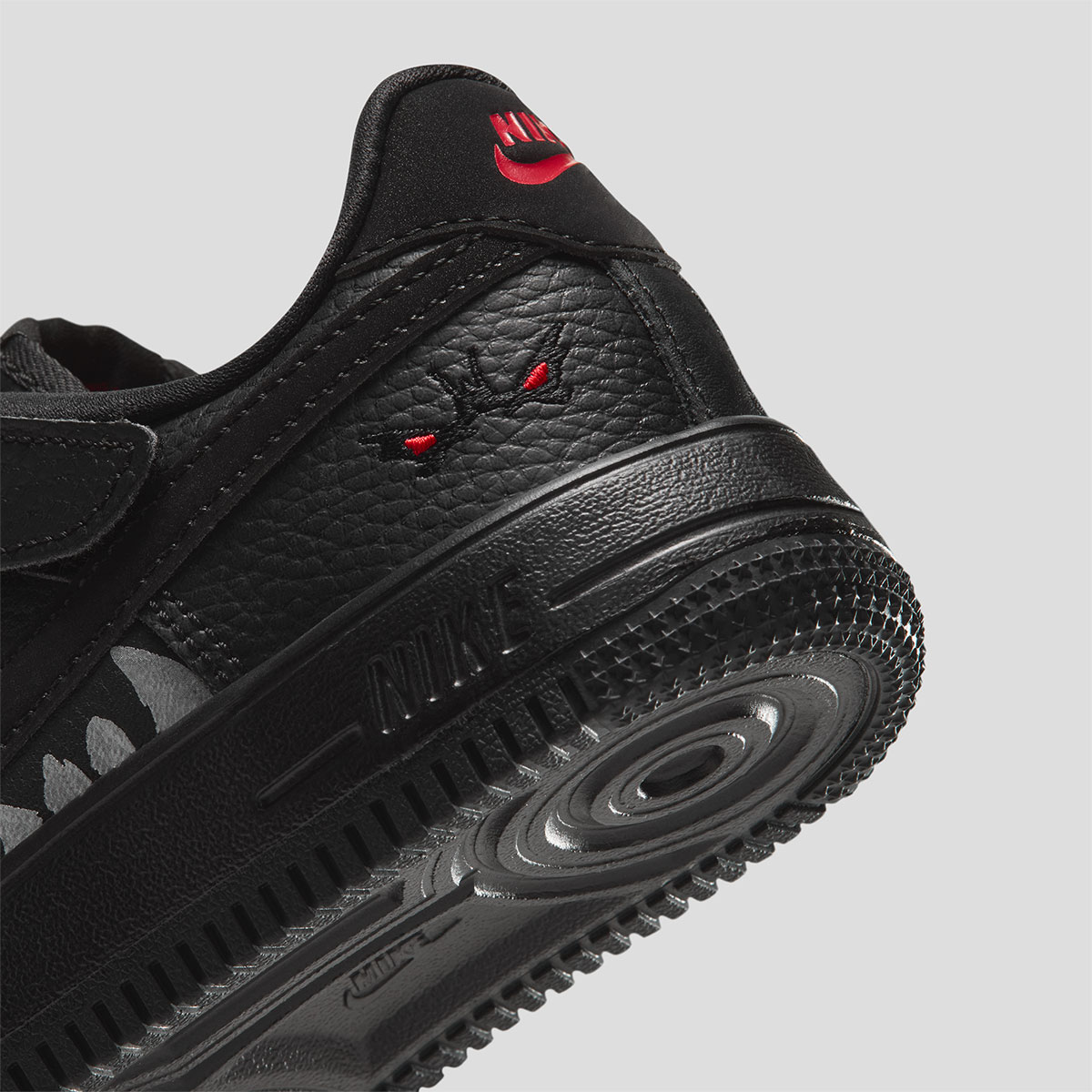Nike Air Force 1 Easyon The Beast Iq2292 001 1
