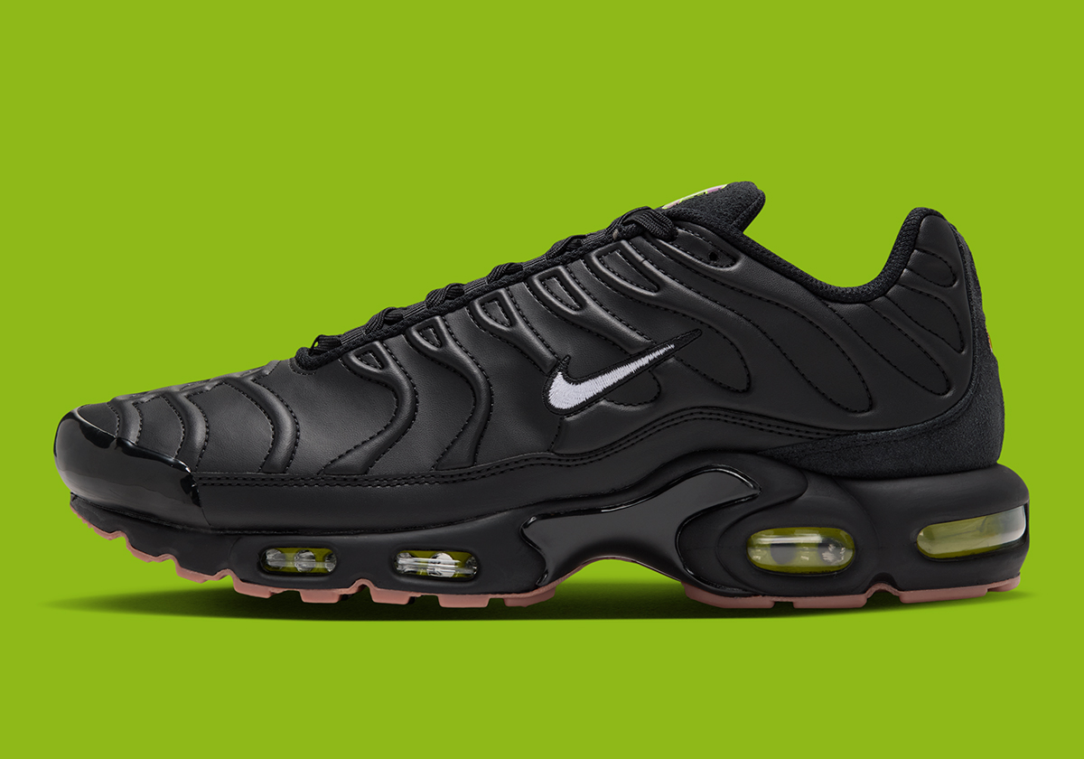 Nike Air Max Plus Premier Black Volt Iq6607 001 2