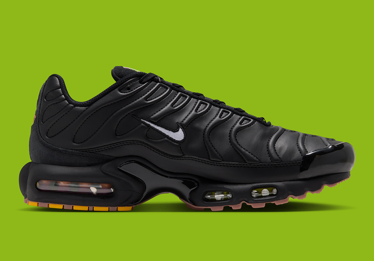 Nike Air Max Plus Premier Black Volt Iq6607 001 4