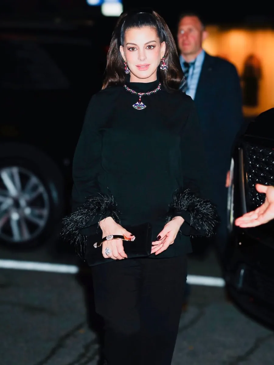 Anne Hathaway Bvlgari