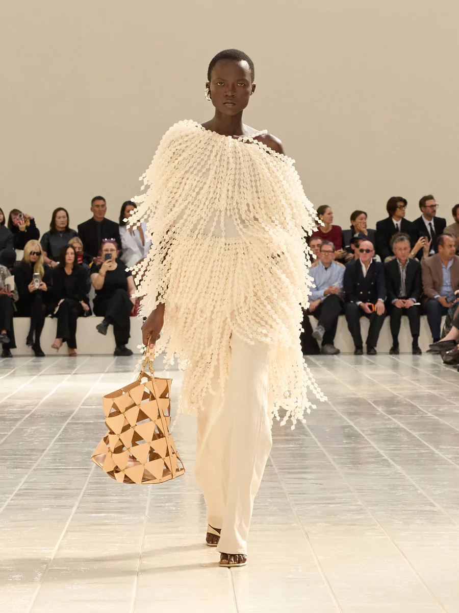 BALENCIAGA SUMMER 27 COLLECTION LOOK 5 AJUS