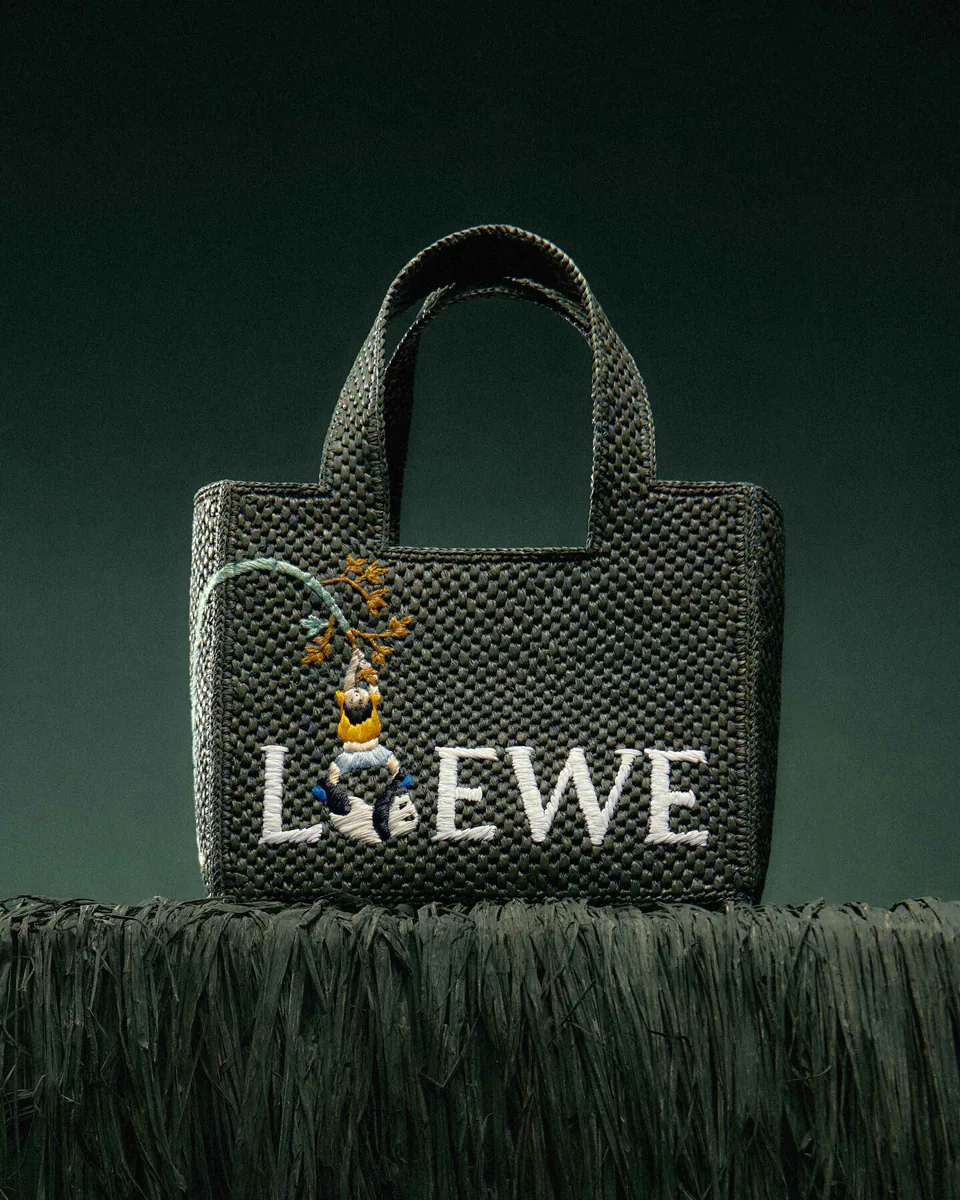 LOEWE SS24 PRECO GIFTING STILL LIFE RGB CROPPED 4X5 15