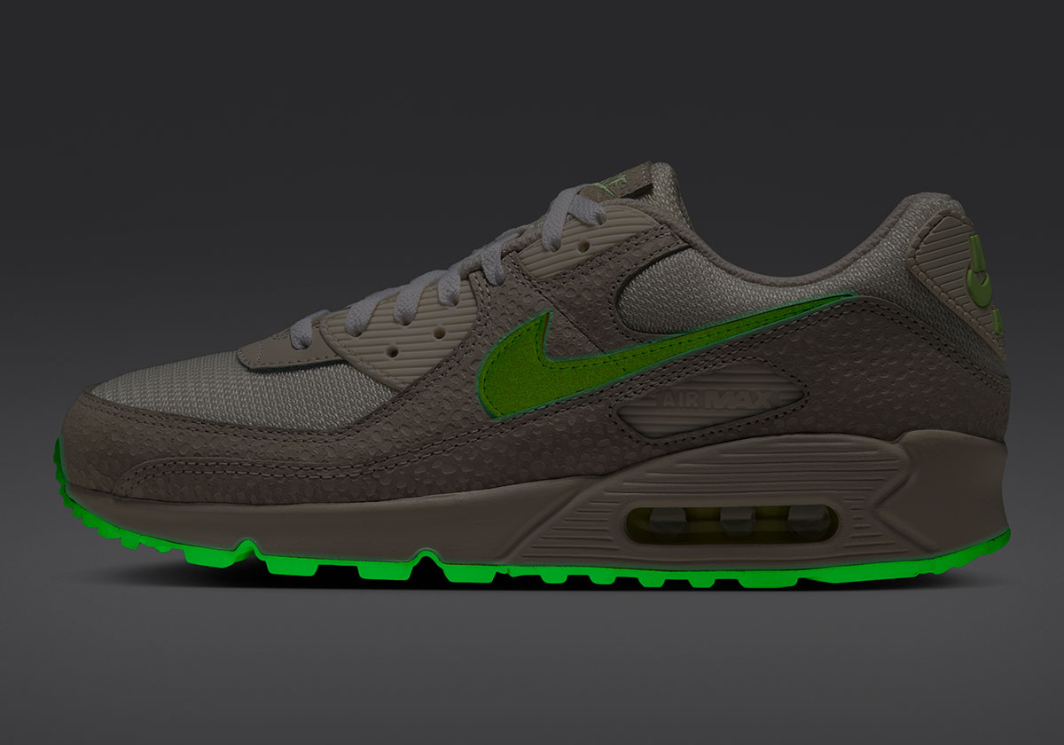 Nike Air Max 90 Glow In The Dark Safari Ix5026 030 9